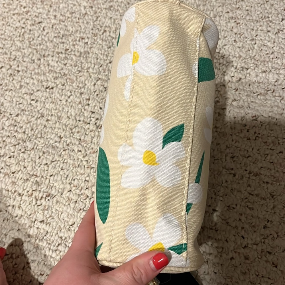 Daisy Marc Jacobs makeup bag - Picture 3 of 6